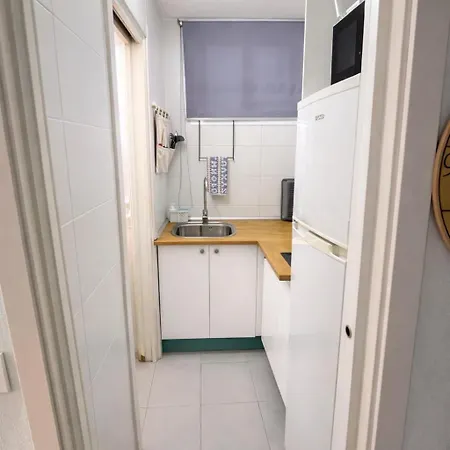 Acogedor, Tipo Estudio, Con Piscina A Tan Solo 2 Mnt De La Playa